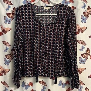 Patterned tie sleeve Blouse